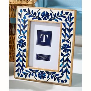 The Clémence Frame Set in a second editorial interior setting, emphasizing its proportions, finish, and use within a layered L’Élément de Joie room.