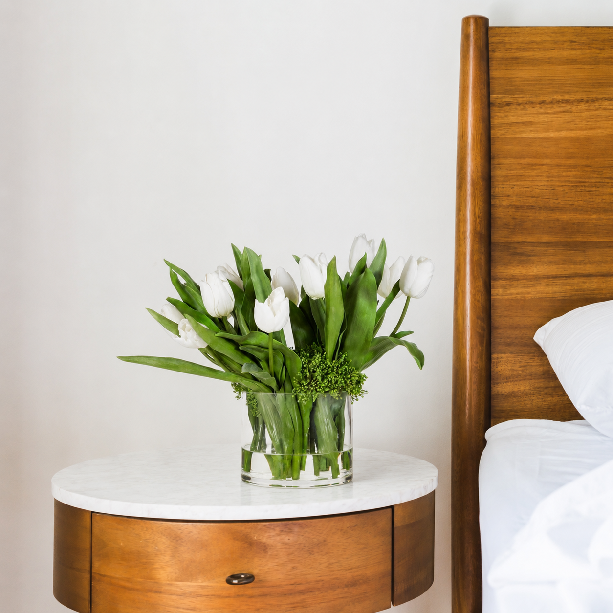 The Inès Tulip Arrangement | White & Green Vertical Form