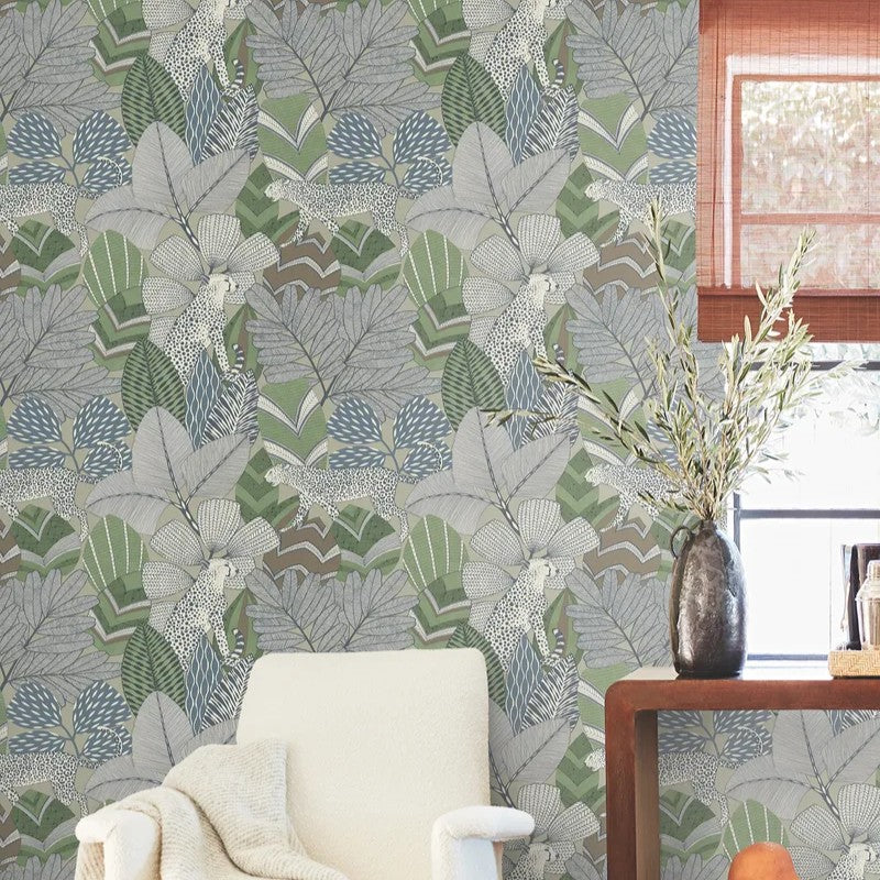 Namiri Black wallpaper shown in supplier room photography