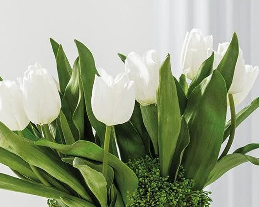 The Inès Tulip Arrangement | White & Green Vertical Form