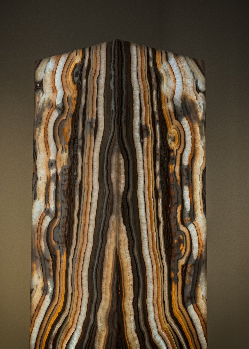 The Sahara Floor Lamp | Illuminated Natural Onyx